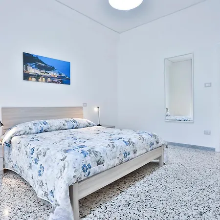 Apartamento Guesthost - Mare E Citta - Bright Near The Sea Salerno